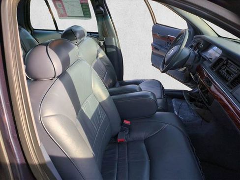 Used 2002 Mercury Grand Marquis GS RWD image 18