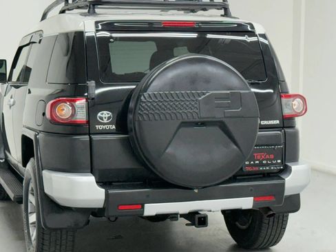 Used 2014 Toyota FJ Cruiser 4WD w/ Upgrade Package image 43