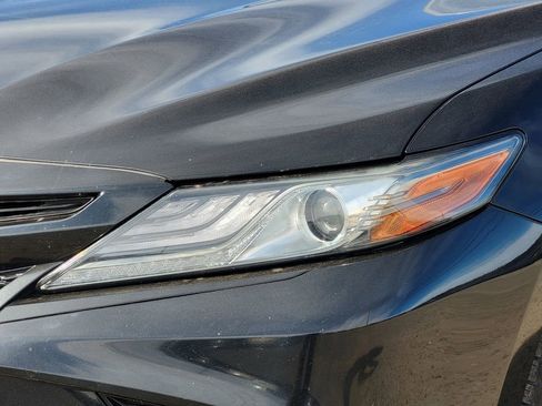 Used 2019 Toyota Camry XSE image 8