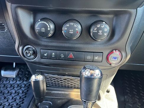 Used 2012 Jeep Wrangler Unlimited Sahara AWD/4WD image 18