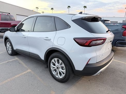 Used 2026 Ford Escape Active FWD image 2