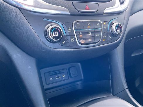 Used 2019 Chevrolet Equinox LT FWD image 32