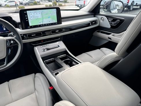 Used 2025 Lincoln Aviator Reserve w/ Luxury Package image 31