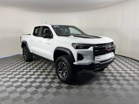 Certified 2024 Chevrolet Colorado ZR2 w/ ZR2 Convenience Package III AWD/4WD image 10