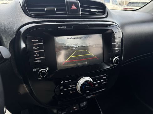 Used 2018 Kia Soul w/ Convenience Package image 15