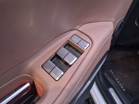 Used 2025 Lincoln Navigator L Black Label AWD/4WD image 17