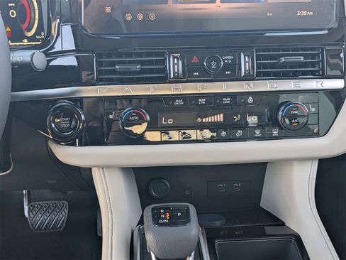 New 2026 Nissan Pathfinder SL image 17