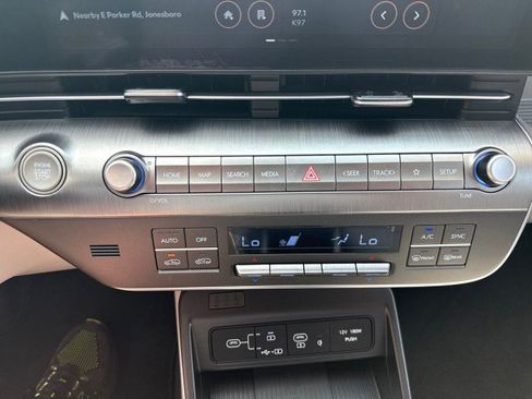 Used 2024 Hyundai Kona SEL w/ Convenience Package image 18