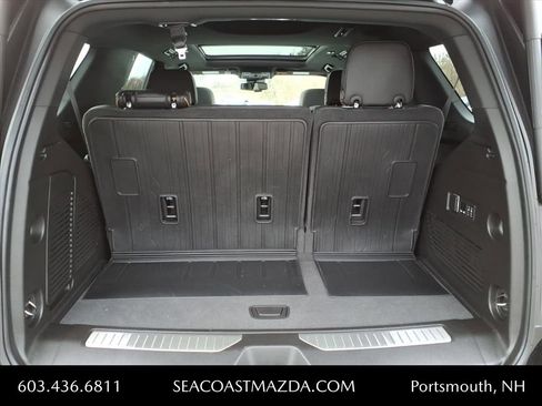 Used 2024 GMC Yukon AT4 w/ Technology Package image 12