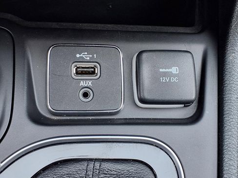 Used 2023 Jeep Cherokee Altitude Lux image 12