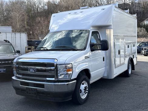 New 2026 Ford E-350 and Econoline 350 Super Duty w/ Power Equipment Group image 3