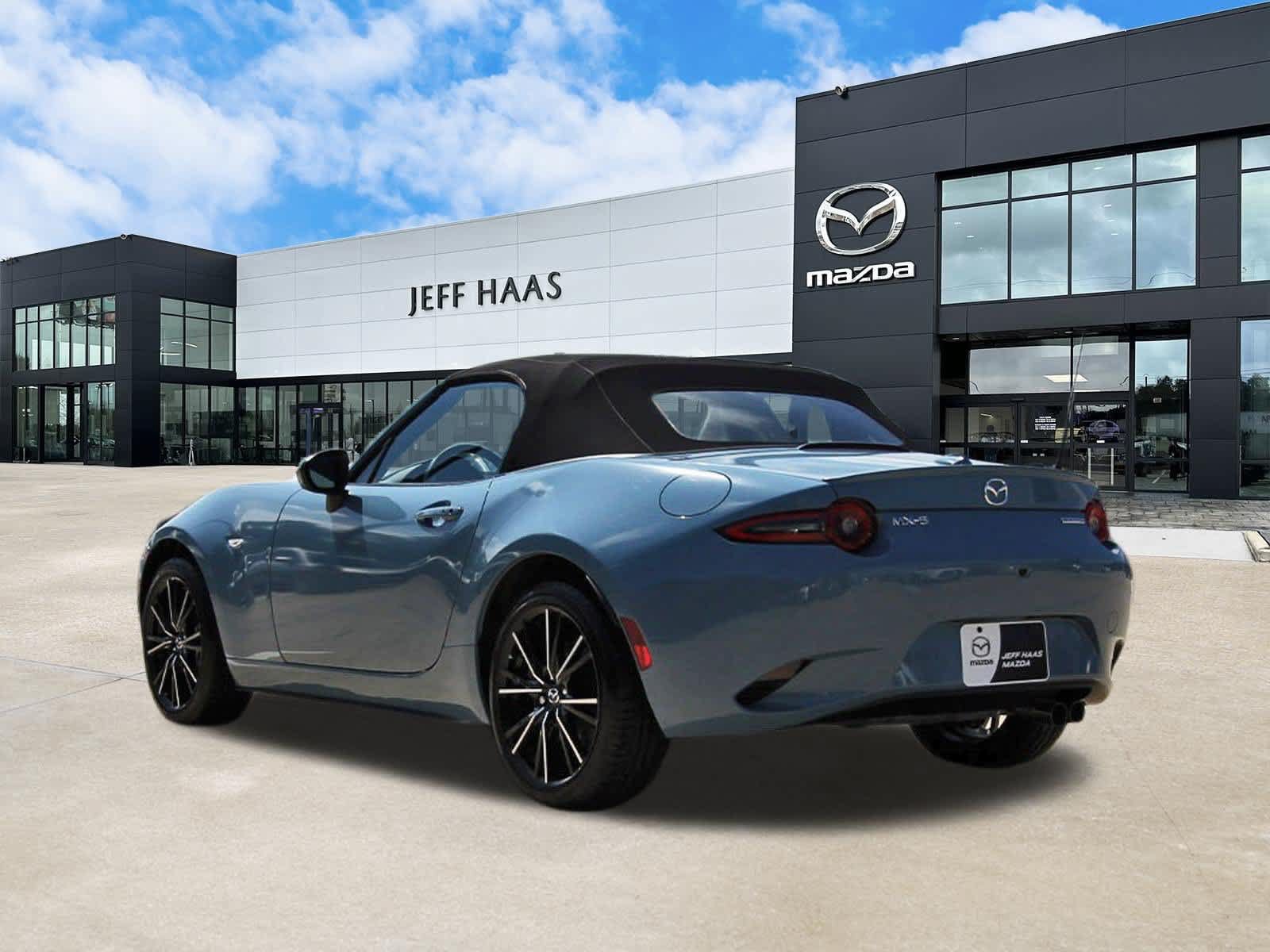 Used 2024 MAZDA MX-5 Miata Grand Touring RWD image 2