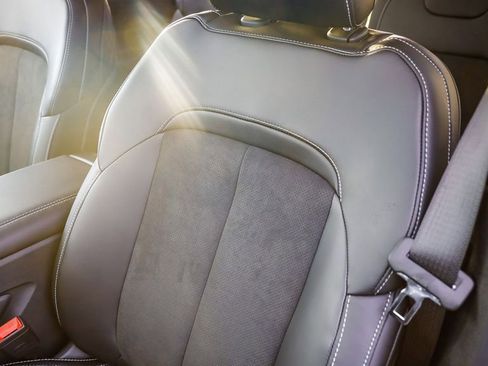 New 2025 Jeep Grand Cherokee L Altitude image 27