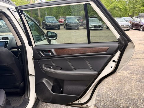 Used 2018 Subaru Outback 2.5i Limited AWD/4WD image 24