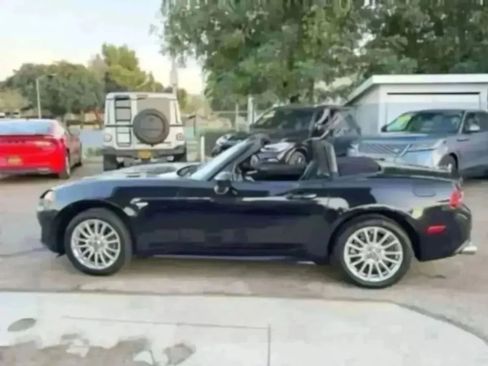 Used 2018 FIAT 124 Spider Classica RWD image 11