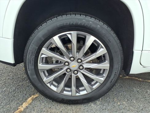 Certified 2023 Chevrolet Traverse Premier w/ LPO, Floor Liner Package image 7