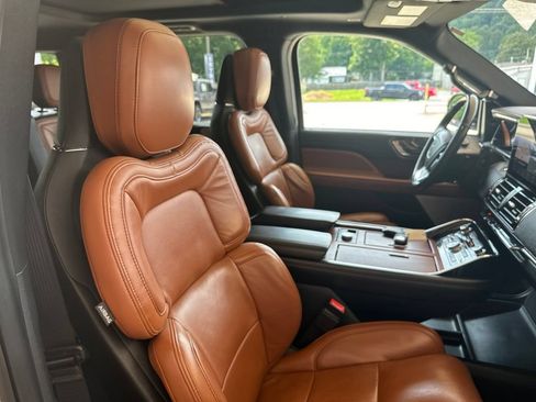 Used 2020 Lincoln Navigator Reserve w/ Luxury Package AWD/4WD image 21
