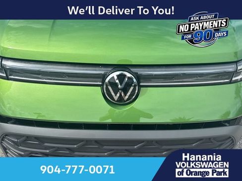 Used 2025 Volkswagen Taos SE FWD image 9