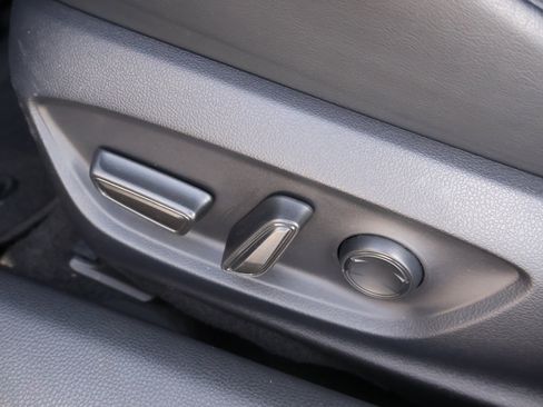 Used 2023 Toyota Prius XLE image 9