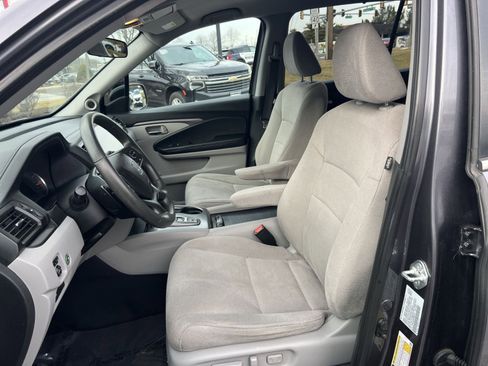 Used 2021 Honda Pilot EX image 13