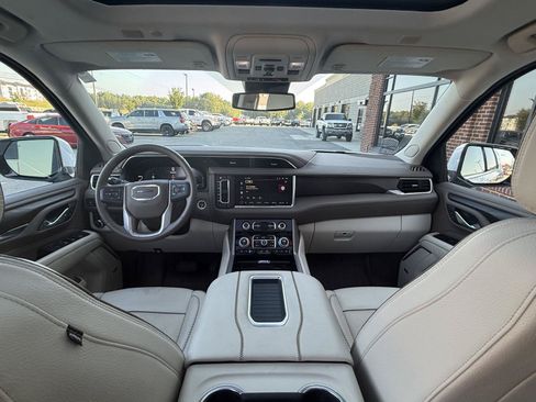 Used 2023 GMC Yukon XL Denali AWD/4WD image 18