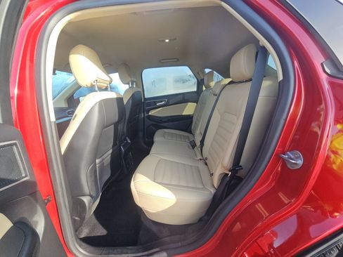 Used 2024 Ford Edge SEL w/ Convenience Package image 12