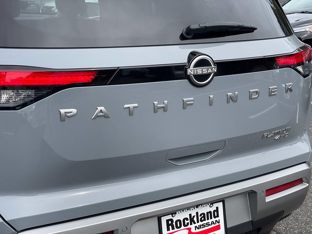 Certified 2025 Nissan Pathfinder Platinum AWD/4WD image 39