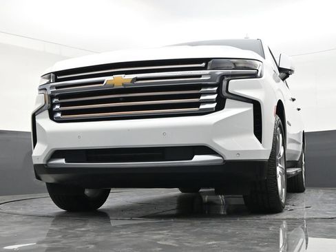 Used 2022 Chevrolet Suburban High Country RWD image 28