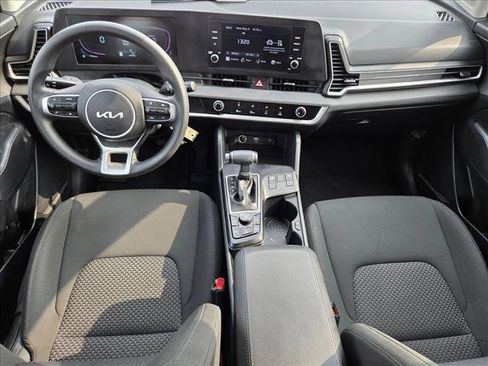 Used 2024 Kia Sportage LX AWD/4WD image 16