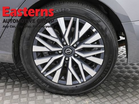 Used 2025 Nissan Altima 2.5 SV FWD image 33