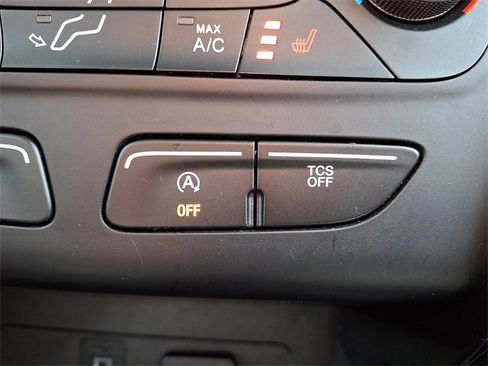 Certified 2018 Ford Escape SE w/ SE Sport Appearance Package image 21