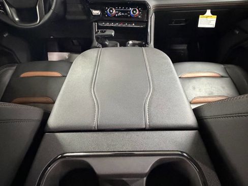 Used 2023 GMC Sierra 1500 AT4 w/ AT4 Premium Package AWD/4WD image 38