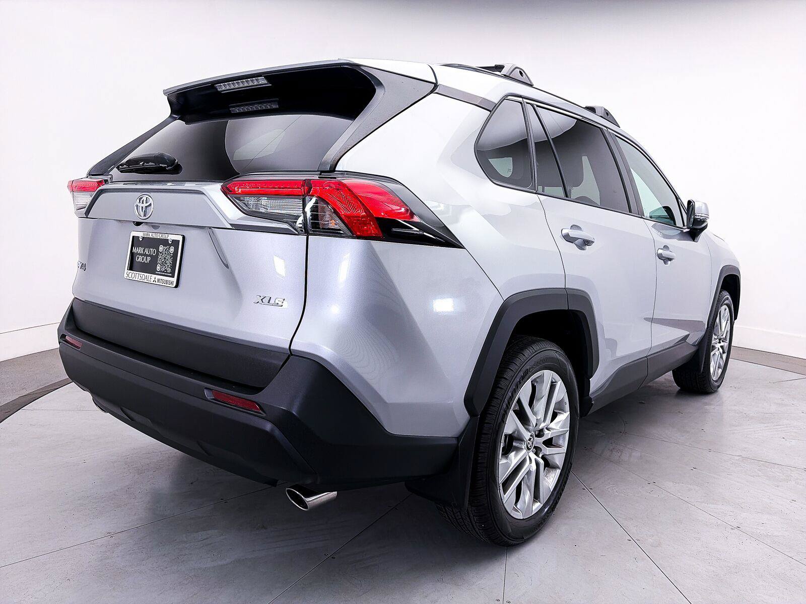 Used 2024 Toyota RAV4 XLE Premium w/ Weather Package FWD image 14