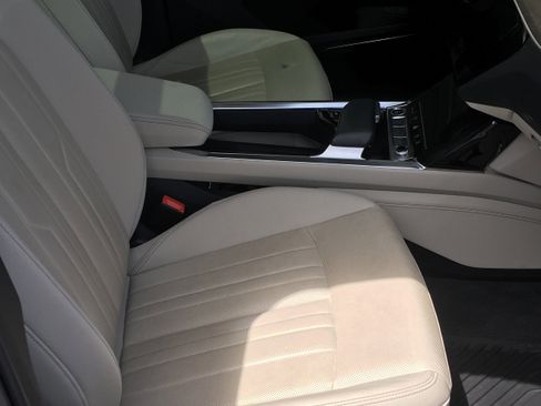 Used 2022 Audi e-tron Premium Plus AWD/4WD image 7