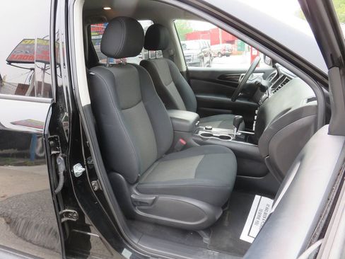 Used 2018 Nissan Pathfinder 4WD image 11
