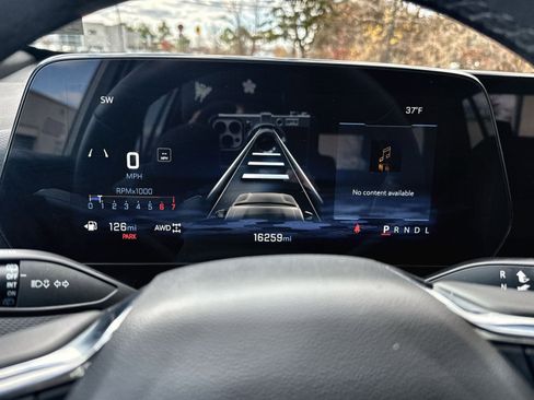 Used 2025 Chevrolet Equinox LT w/ Convenience Package II image 17