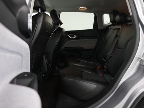 Used 2022 Jeep Compass Latitude w/ Convenience Group FWD image 28