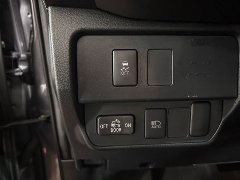 Used 2021 Toyota Tacoma SR AWD/4WD image 11