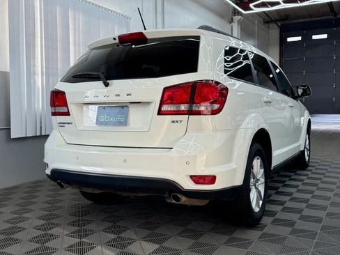 Used 2015 Dodge Journey SXT w/ Flexible Seating Group image 4