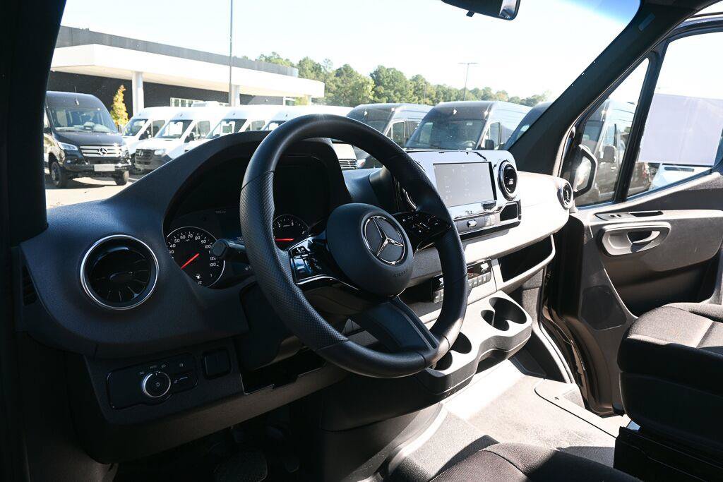 Used 2026 Mercedes-Benz Sprinter 2500 image 6