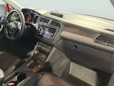 Used 2018 Volkswagen Tiguan SEL FWD image 65