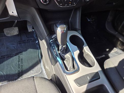 Used 2017 Chevrolet Cruze LS image 15