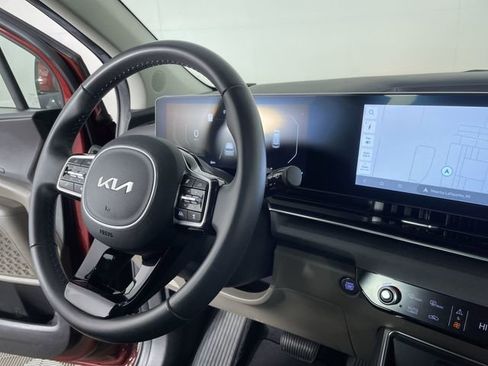 Used 2025 Kia Carnival SX image 29