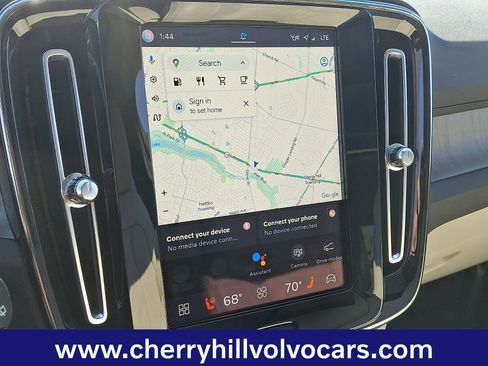 Certified 2023 Volvo XC40 B5 Plus w/ Driver Assist Package image 17