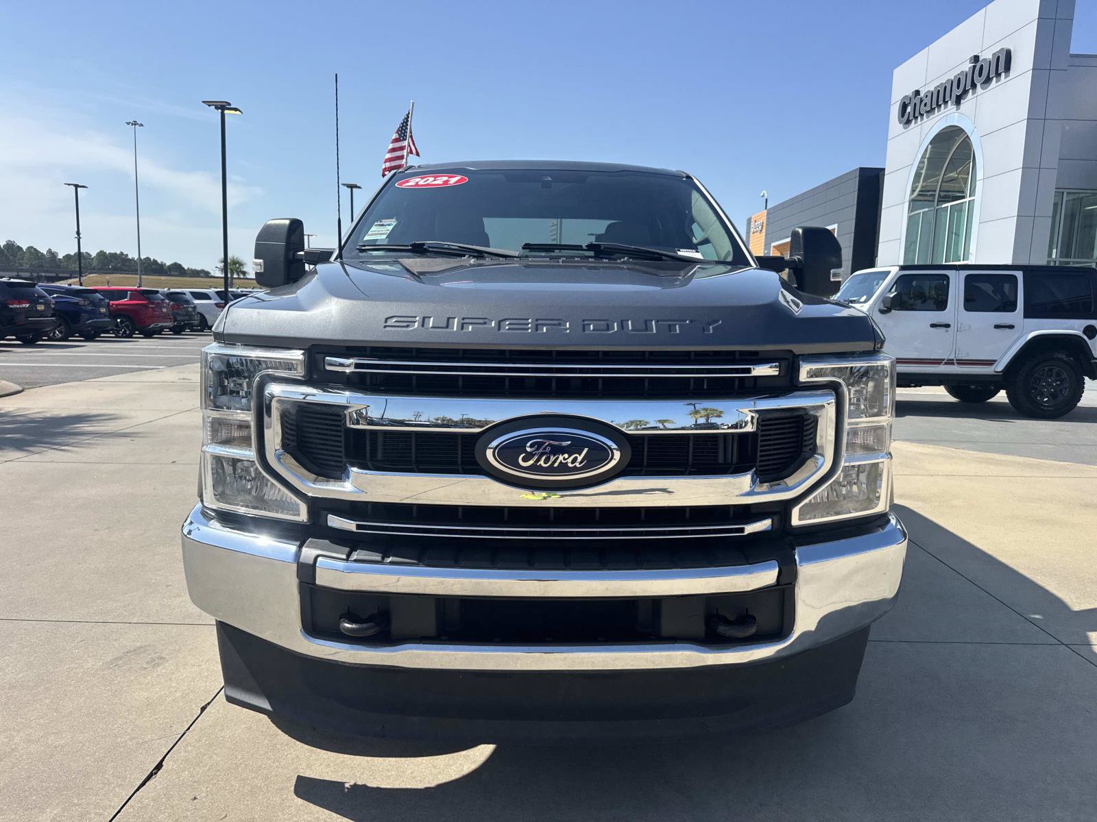 Used 2022 Ford F250 XLT AWD/4WD image 2