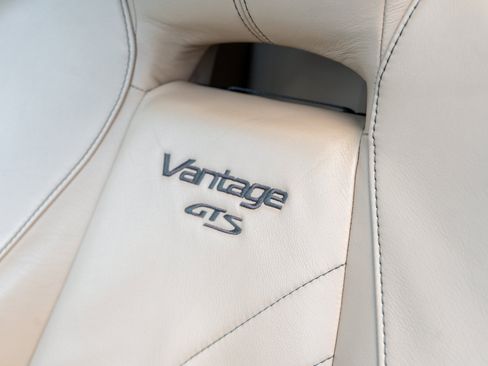 Used 2016 Aston Martin V8 Vantage S RWD image 16