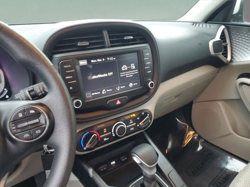 Certified 2025 Kia Soul LX image 26