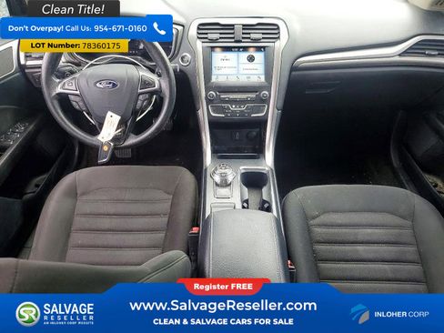 Used 2017 Ford Fusion SE w/ Fusion SE Technology Package image 11