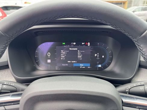 Certified 2023 Volvo XC40 B5 Plus w/ Protection Package Premier AWD/4WD image 26