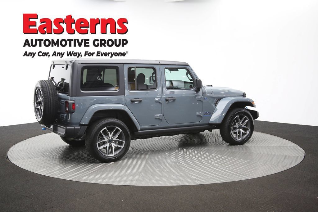 Used 2024 Jeep Wrangler Unlimited w/ Convenience Group AWD/4WD image 45
